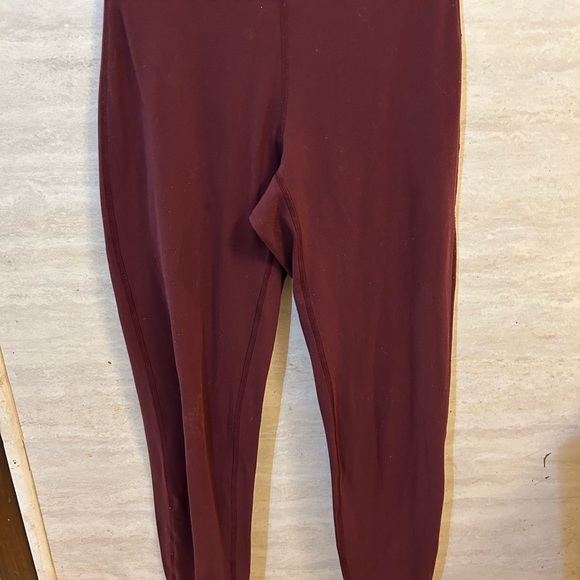 Lululemon Back In Action
Jogger Women's Burgundy - Picture 4 of 8